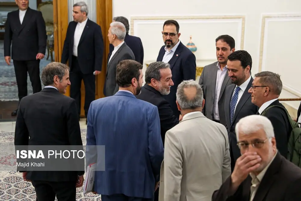 عراقچی و رافائل گروسی