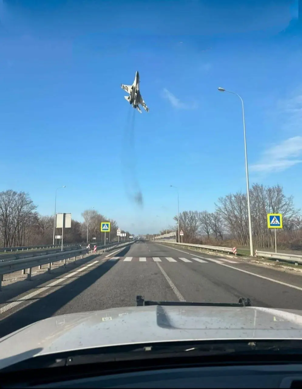 مانور جنگنده سوخو ـ ۲۷