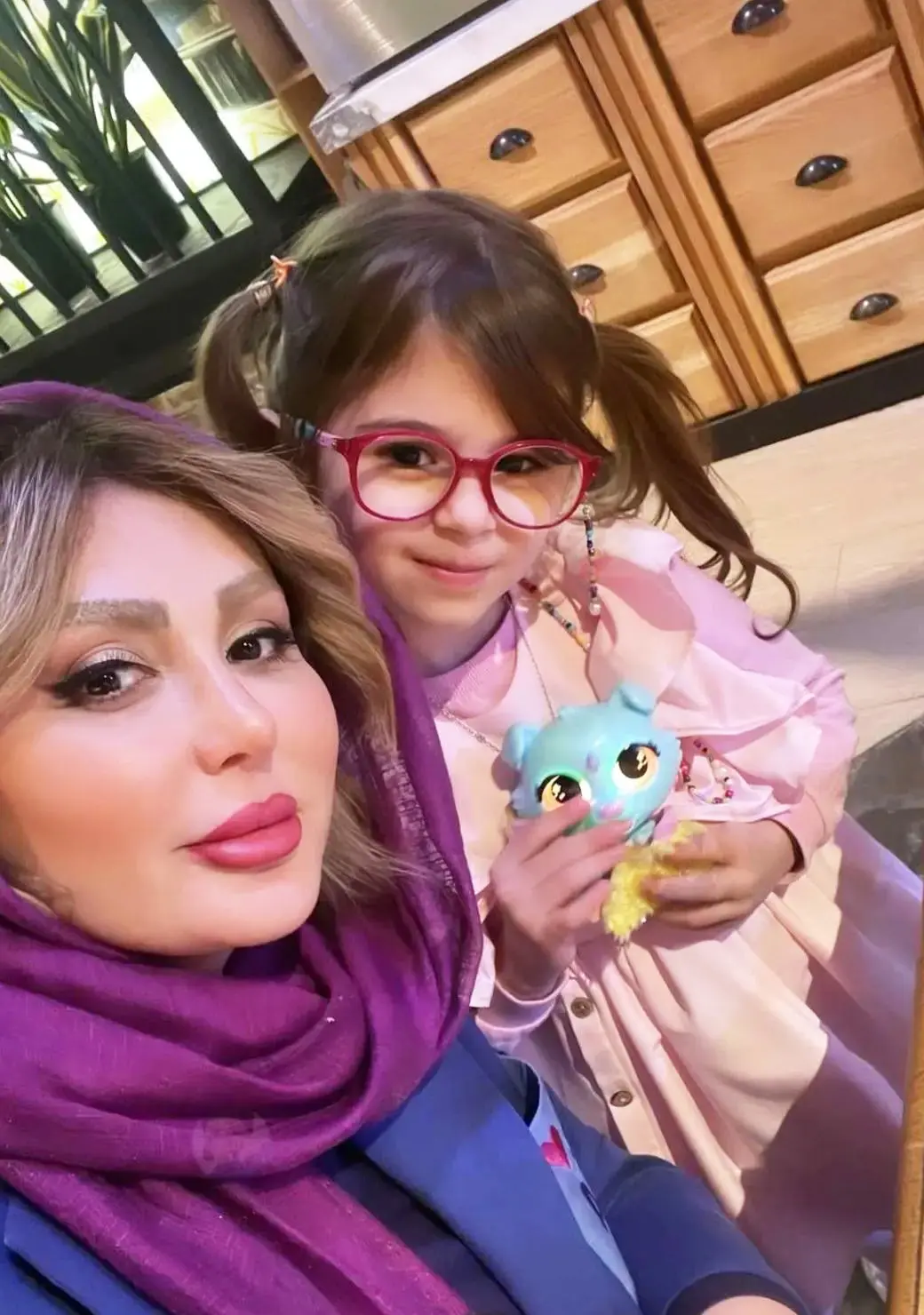 نیوشا