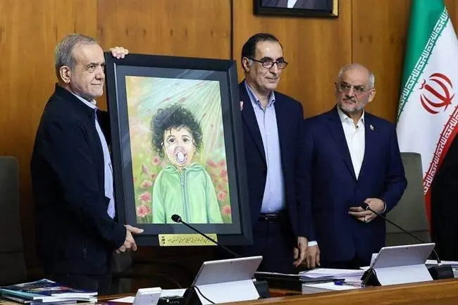 آوینا برزگر