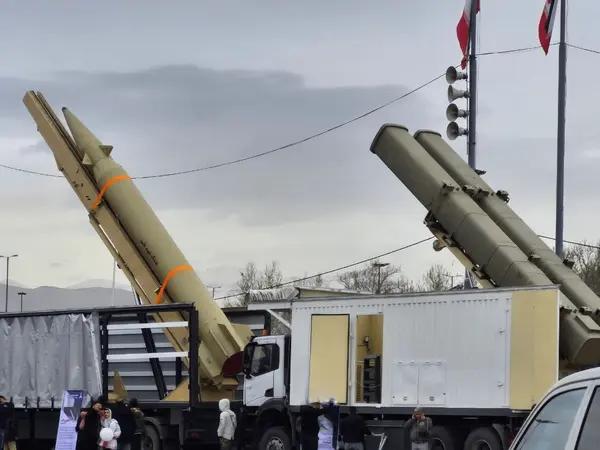 نمایش موشک‌های کروز و بالستیک در راهپیمایی ۲۲ بهمن + عکس