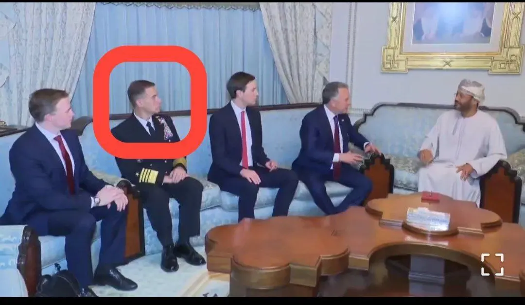 اولین تصویر از فرمانده سنتکام در مذاکرات مسقط