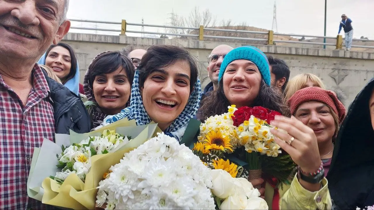 نیلوفر حامدی و الهه محمدی