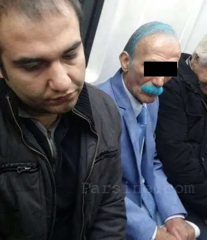 پیرمرد+موآبی+در+مترو