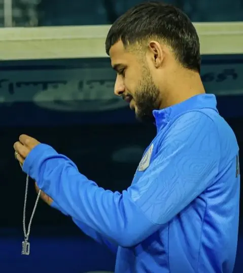 گردنبند خاص مهدی قایدی جلب توجه کرد