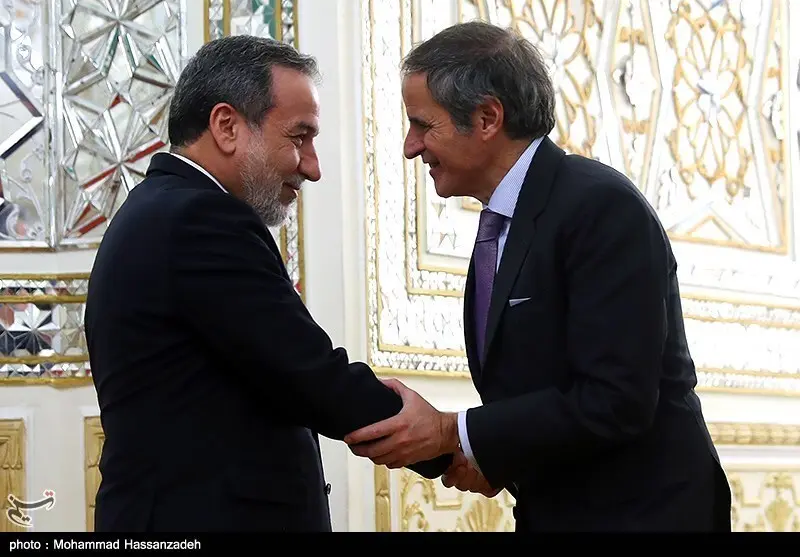 عراقچی و رافائل گروسی