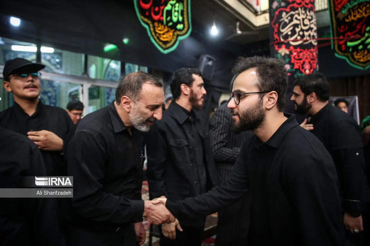 پسر سردار سلیمانی در مراسم ختم مادر این مداح معروف + ببینید
