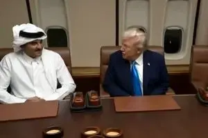 دیدار ترامپ و‌ امیر قطر در هواپیمای اختصاصی رئیس جمهور آمریکا + عکس  