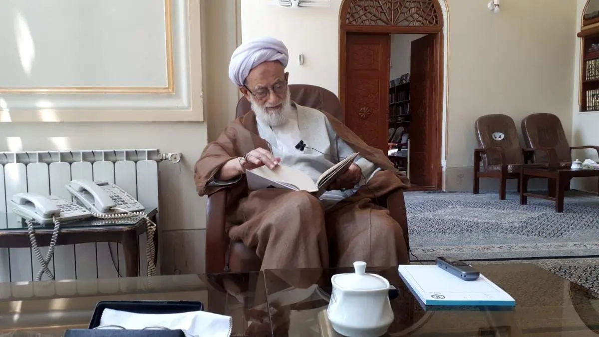 آیت الله امامی کاشانی از کاندیداتوری مجلس خبرگان کناره گیری کرد