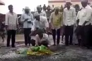 پدر سنگ دل نوزادش را روی زغال داغ انداخت! + عکس