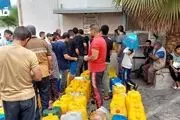تصاویر دردناک از کودکان در صف آب + ببینید 