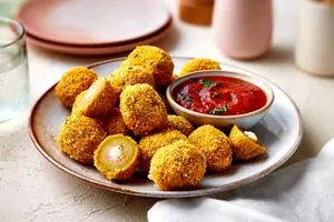 طرز تهیه زیتون سوخاری؛ یک پیش‌غذای جذاب و خوشمزه