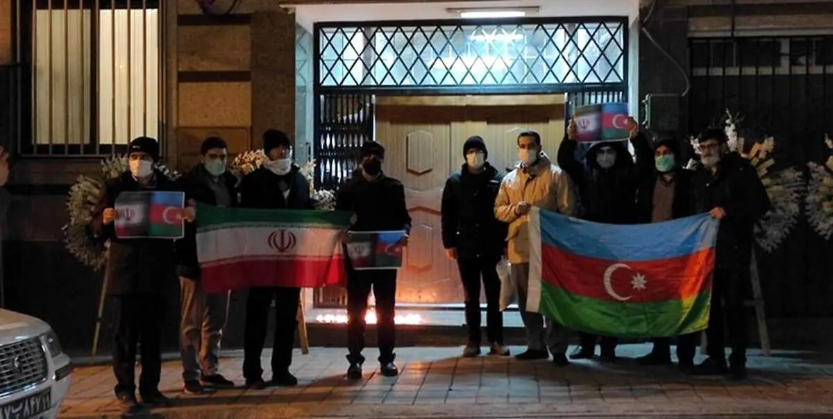 واکنش دانشجویان دانشگاه تهران به اقدام مسلحانه در سفارت آذربایجان+عکس