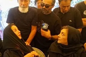 خاکسپاری محمدعلی تبریزیان (همایون) در ظهر جانگداز تهران/ پوری بنایی و گیتی ساعتچی و رفیع مددکارتی هم آمدند/ تصاویر