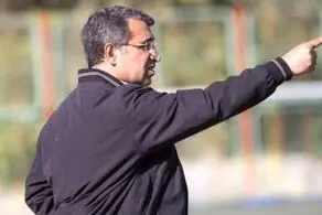 علی پروین به سوگ برادر نشست