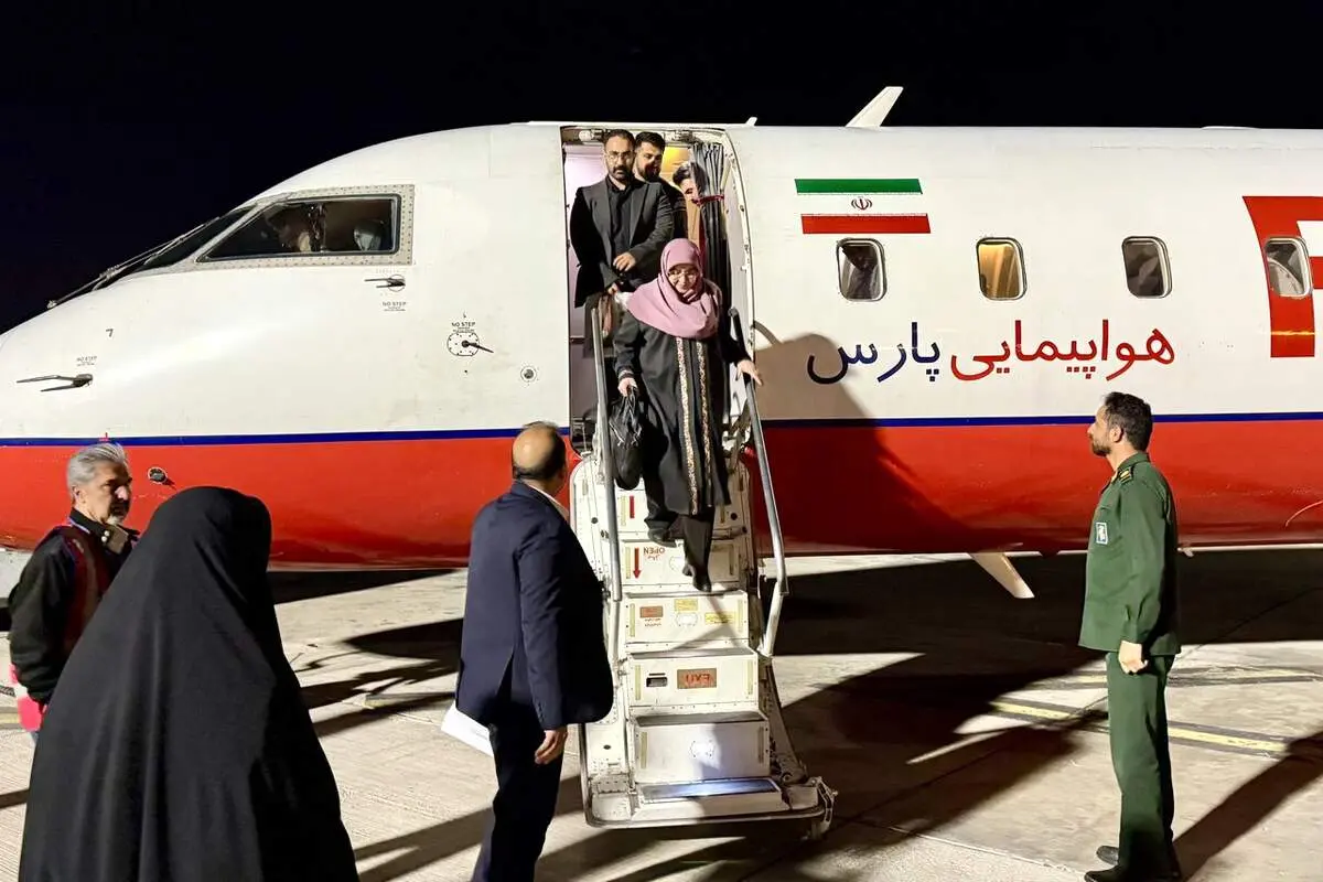 مهاجرانی به اصفهان رفت 