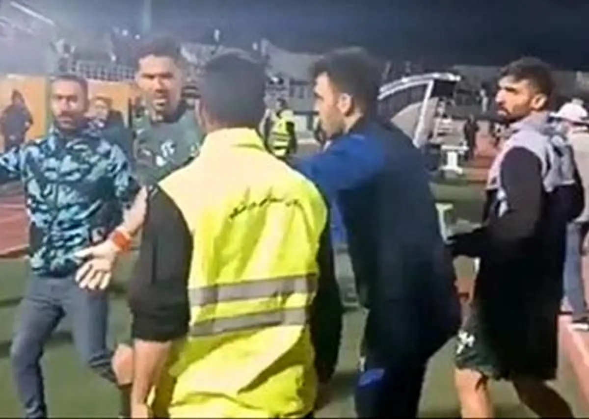 دروازه بان استقلالی ۳۰۰ میلیون جریمه شد!