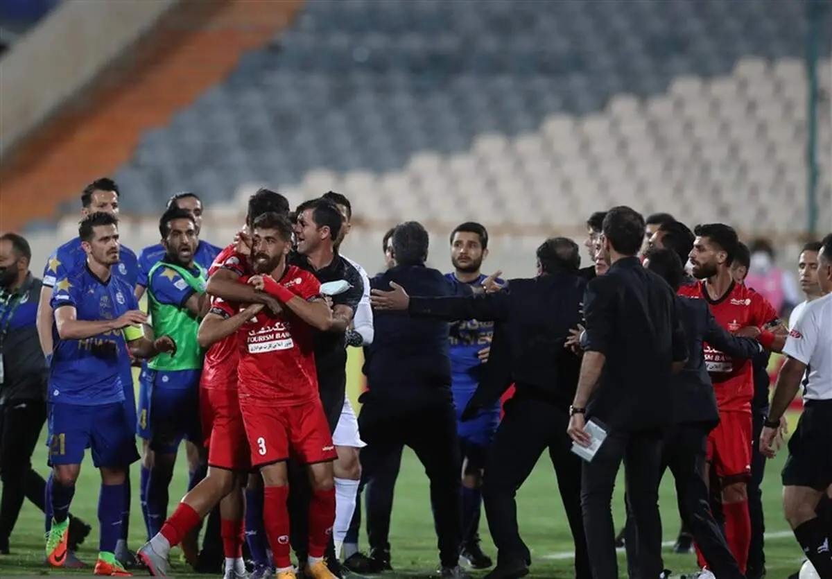 شکایت استقلالی‌ها از مدافع پرسپولیس به دلیل بی‌حرمتی!