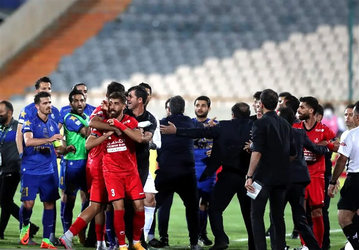 شکایت استقلالی‌ها از مدافع پرسپولیس به دلیل بی‌حرمتی!