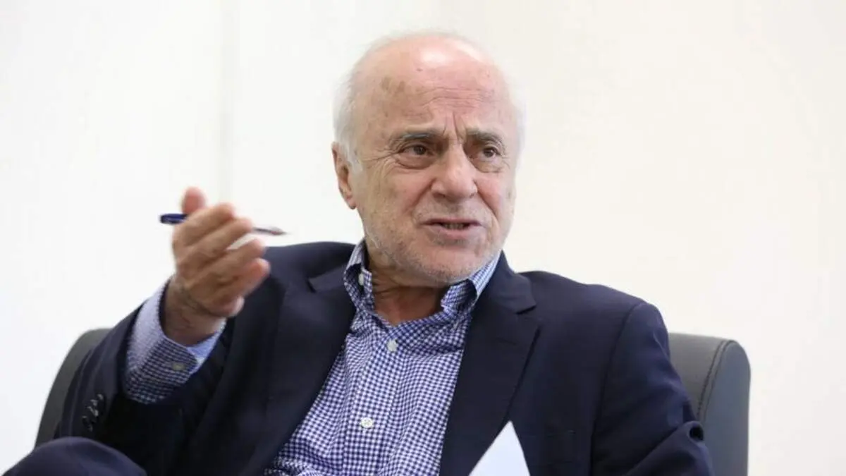 انتقاد تند داریوش مصطفوی از عزیزی‌ خادم: یک بچه 4 ساله هم این انتخاب ‌ها را نمی ‌کند