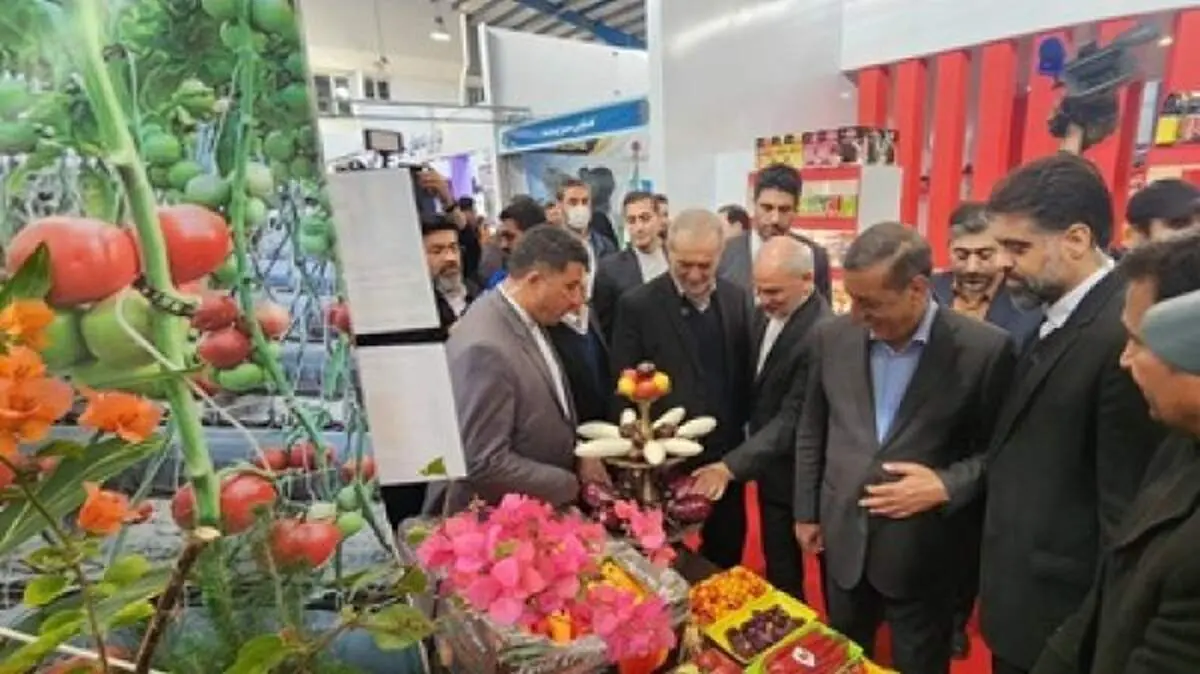 بازدید پزشکیان از نمایشگاه تخصصی کشاورزی خراسان شمالی