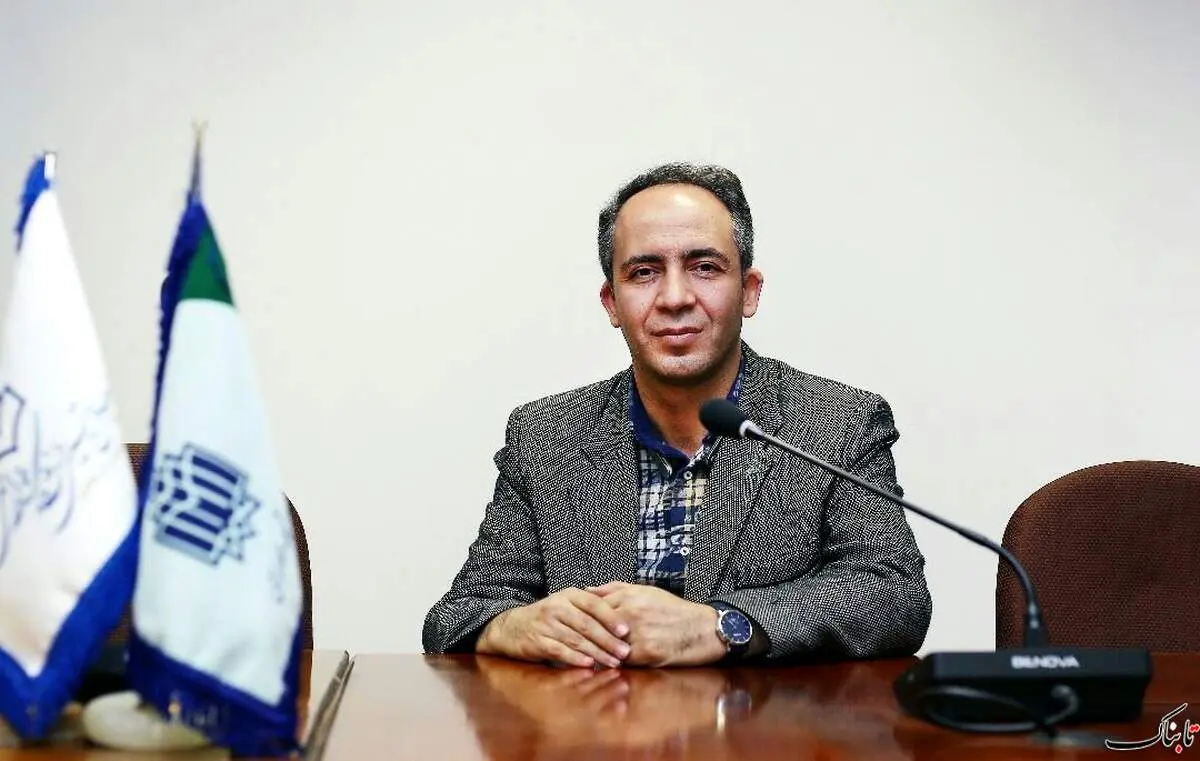 در سه سال اخیر بانک مرکزی دلار بازار آزاد را نپذیرفته و جملاتی نظیر تلگرامی یا غیر واقعی بودن را مطرح می‌کند