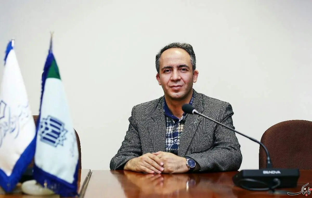 در سه سال اخیر بانک مرکزی دلار بازار آزاد را نپذیرفته و جملاتی نظیر تلگرامی یا غیر واقعی بودن را مطرح می‌کند