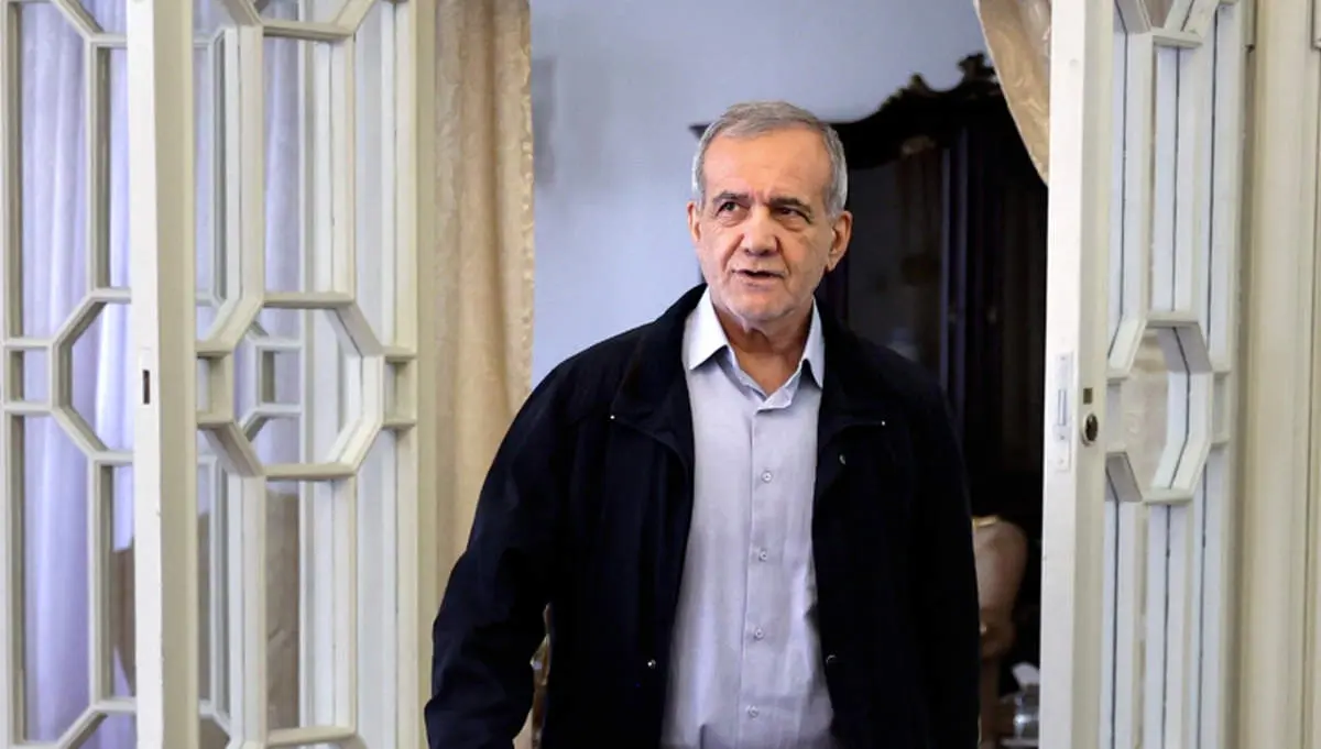 عیادت مسعود پزشکیان از سقاب اصفهانی 