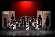 مهدی پزشکیان به تماشای یک تئاتر نشست 
