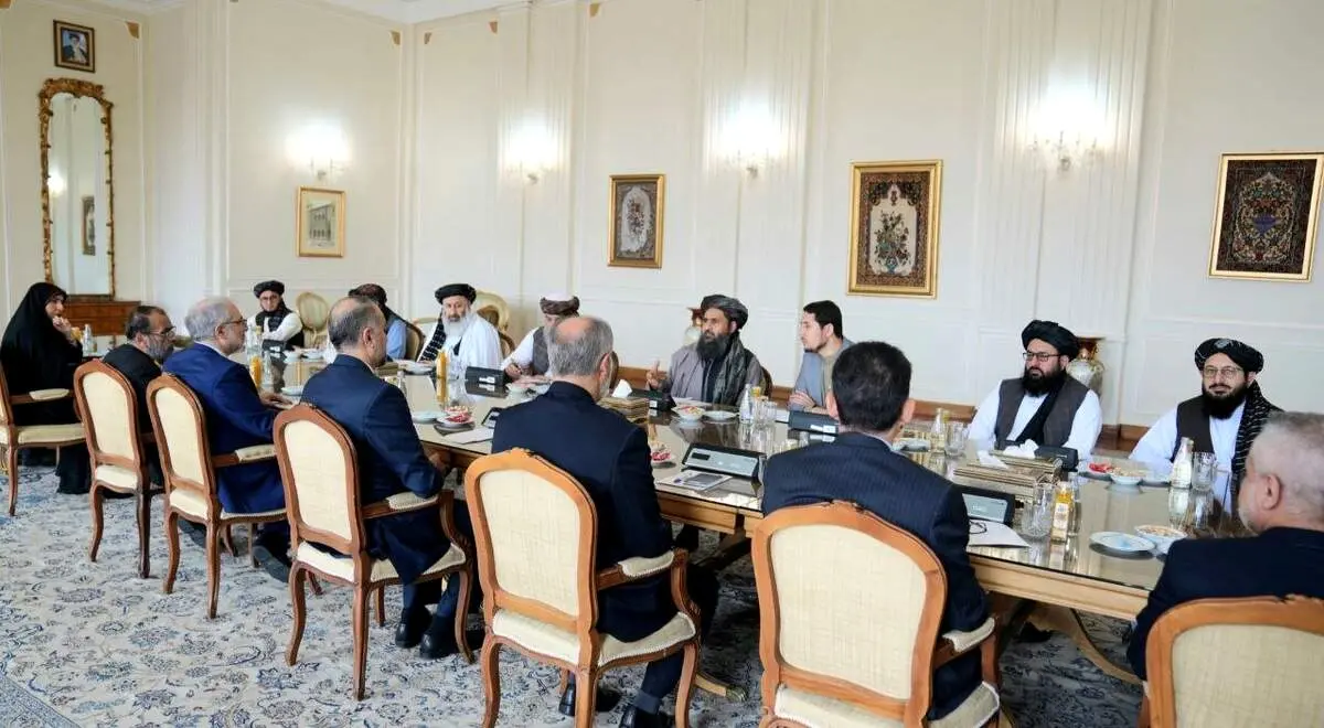 گزارش هیات طالبان از سفر به تهران و دیدار با حسین امیرعبداللهیان