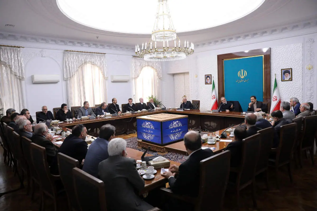  نشست پزشکیان با فعالان اصناف و بازاریان/ اتخاذ 4 تصمیم مهم دولت و مجلس برای حمایت از بازار و فعالان اقتصادی