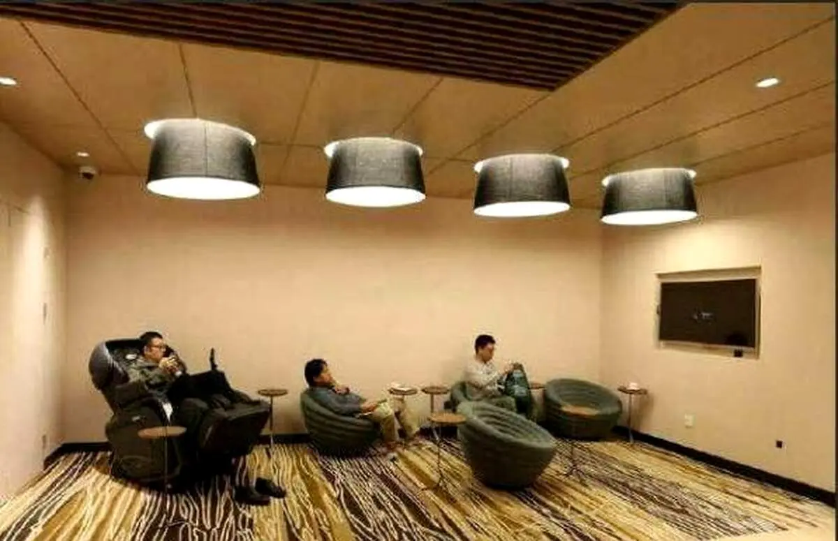 نگهداری از شوهرها در زمان پاساژگردی زنان در این اتاق‌ها! + عکس
