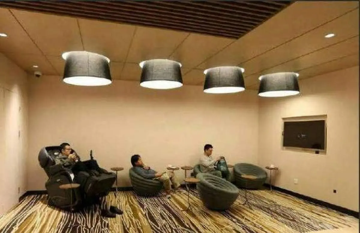 نگهداری از شوهرها در زمان پاساژگردی زنان در این اتاقها! + عکس