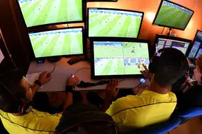 مکالمه پیام حیدری با اتاق  VAR در بازی پرسپولیس و فولاد لو رفت + فیلم