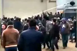  استفاده پلیس از آب‌پاش در خوی برای متفرقه کردن زلزله زدگان!