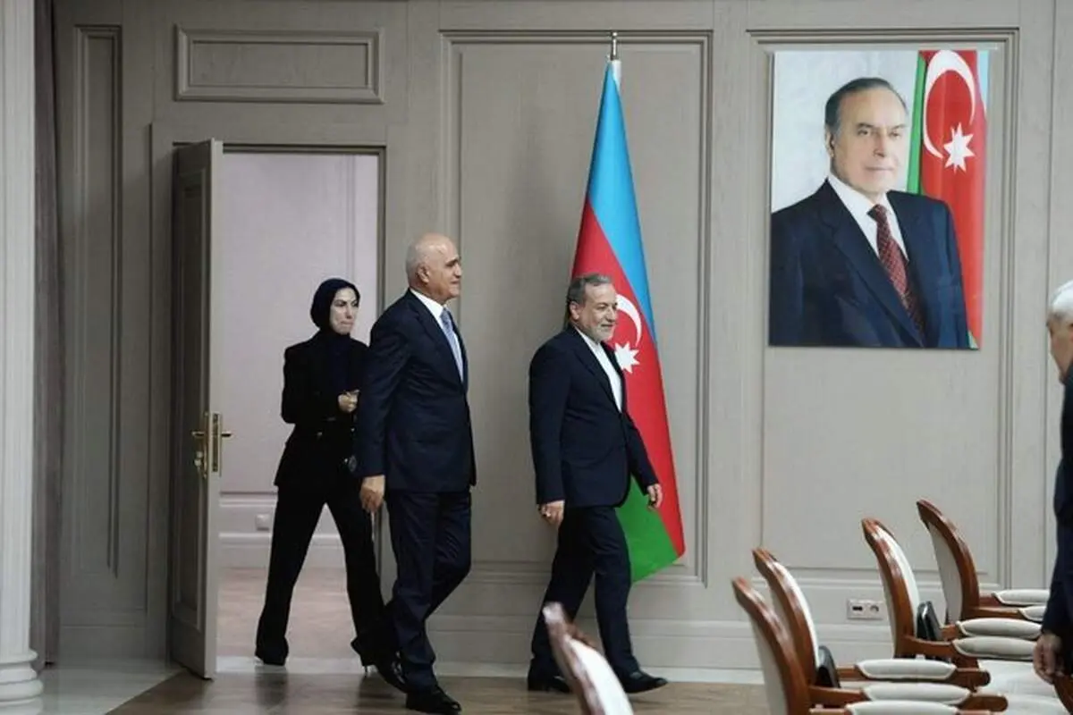 ابراز اطمینان عراقچی از نتایج رایزنی‌ها با مقامات باکو در گسترش روابط ایران و آذربایجان