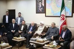 عکسی از دورهمی دیپلمات ها با علی اکبر ولایتی/ ظریف هم آمد