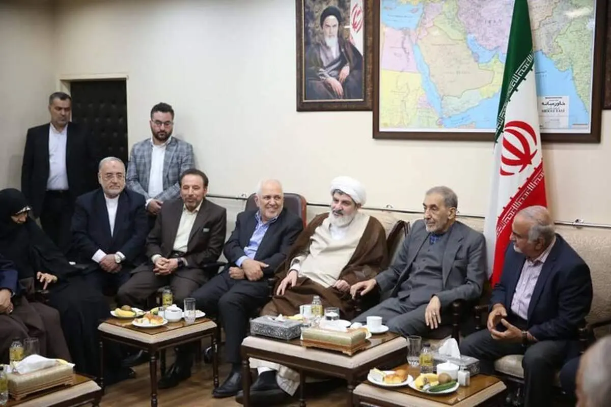عکسی از دورهمی دیپلمات ها با علی اکبر ولایتی/ ظریف هم آمد