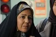 زویا امامی در کنار پسرش آرام می‌گیرد