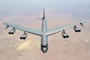 بمب‌افکن B-52 آمریکا سقوط کرد + ببینید 