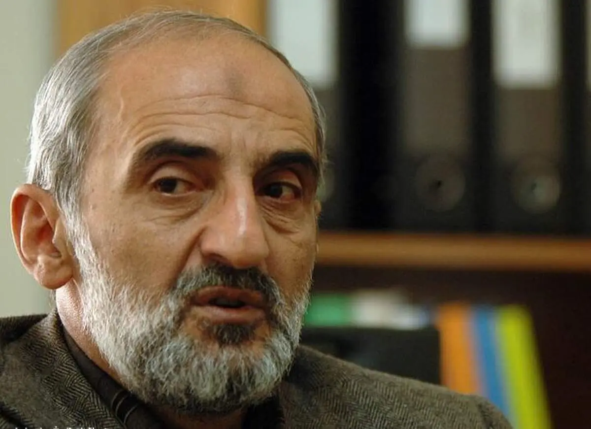 واکنش حسین شریعتمداری به عزل شهرام دبیری بعد از سفر به قطب جنوب