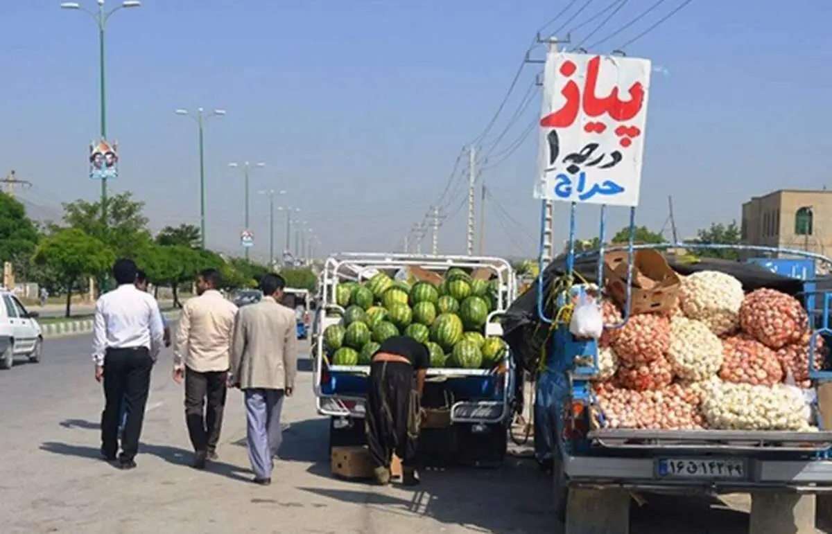 حلقه خنده دار پیاز سیب زمینی فروش وانتی برای خواستگاری از دختر مورد علاقه اش حماسه ساز شد!/ عکس