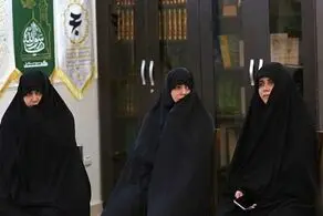 تصاویری از ریحانه سادات و هانیه رییسی دختران رئیس جمهور شهید
