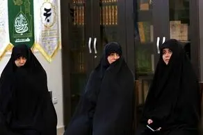 تصاویری از ریحانه سادات و هانیه رییسی دختران رئیس جمهور شهید