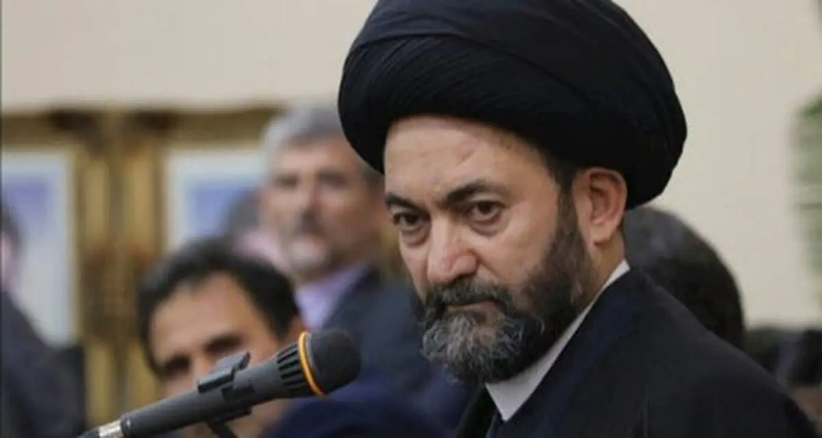 امام جمعه اردبیل: اگر کسی از حماقت «رضا پهلوی» روده‌بُر شود جای ملامت نیست