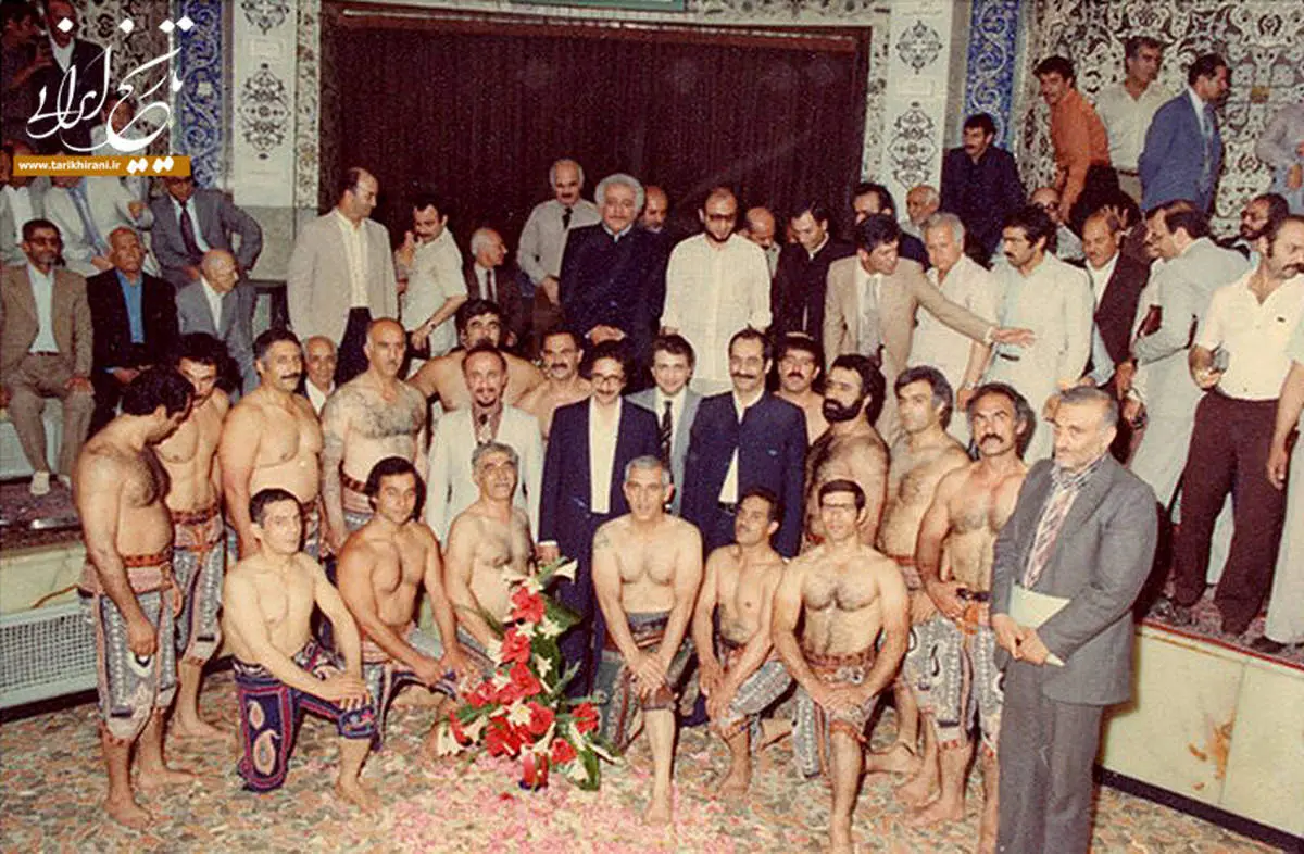 عکس دیده نشده از نماینده مجلس و بنی صدر در زورخانه+ببینید