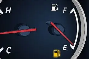 پس از روشن شدن چراغ اخطار بنزین چند کیلومتر می توانید رانندگی کنید؟