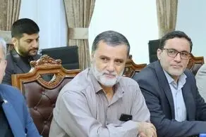 عضو جبهه پایداری بدون لباس روحانی در دیدار با طالبان + ببینید 