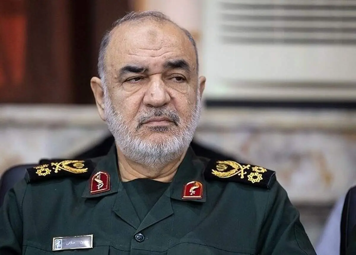همه راه‌های رخنه را باید بست و باید شبانه‌روز با دشمن جنگید 