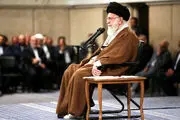یک کارگر درخواست خود را روی چفیه نوشت! + واکنش رهبری